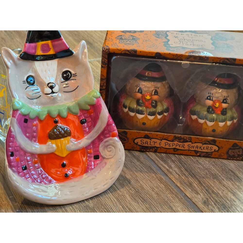 Johanna Parker Thanksgiving Squirrel Spoon rest & Turkey Salt Pepper Set Critter